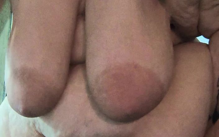 HerculesnVENUS: Сквиртующую очко брызгали весь день