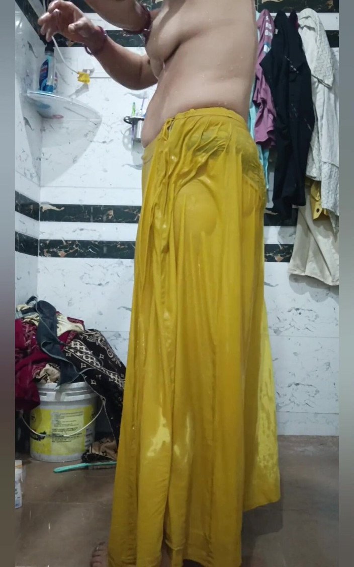 Priyahot77: Indianca Priya Bhabi în stil nou body Show