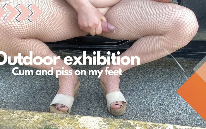 Emily Rossi: Cum and Pissing on My Feet Compilation