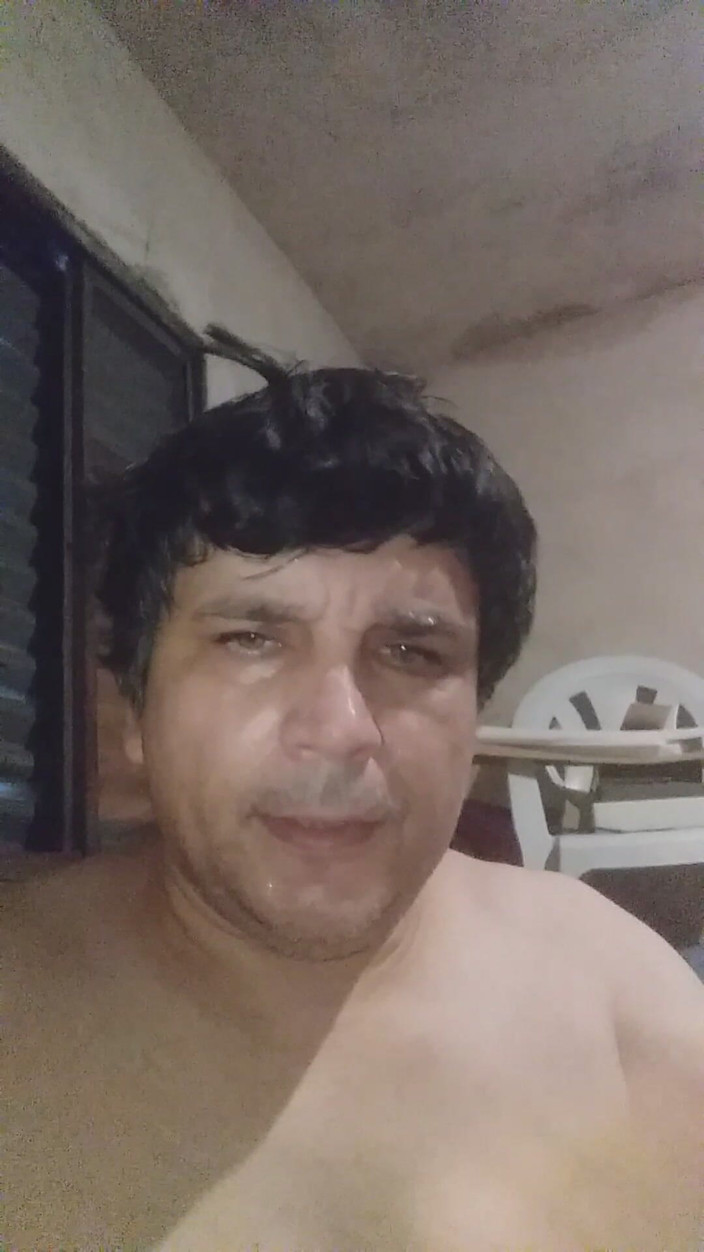 Claudio: Wypełnił twarz spermą