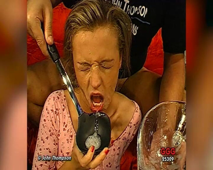 German Porn: Tina的精液狂野群交群交