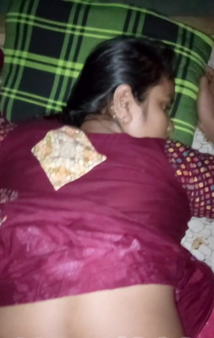 Angel Surovi Lata: Bhabhika Gorme Tanpa Bhabhiko Codai Kiya tanpa kondom.