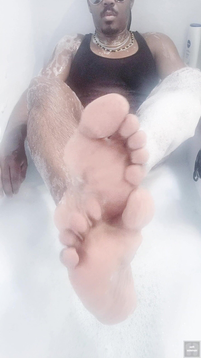 Soft Soleman: Saya Mencuci Tubuh Saya di Kamar Mandi (2025)