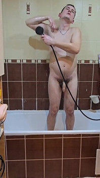 Heiße Wassertherapie - Die Private Duschzeit Des Behaarten Typen Nach Der Arbeit