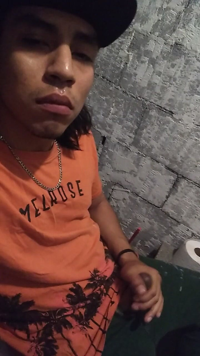 AlexAlejandro13: この欲望に満ちた男がセックスしたがっている