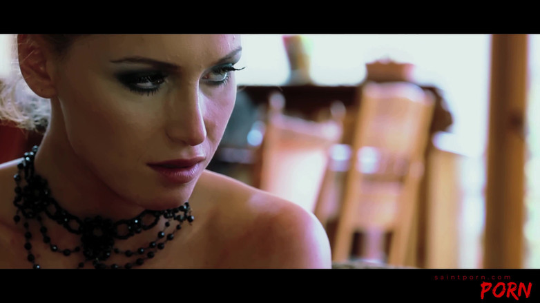 SaintPorn: 그녀의 인생에서 더러운 남자를 가진 Kathia Nobili