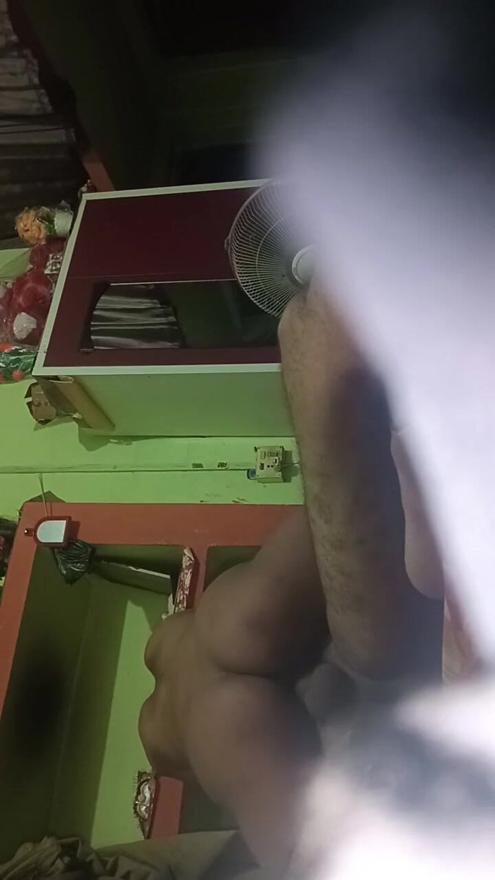 pooja99999: Sora vitregă indiană în poziția de călărire inversă