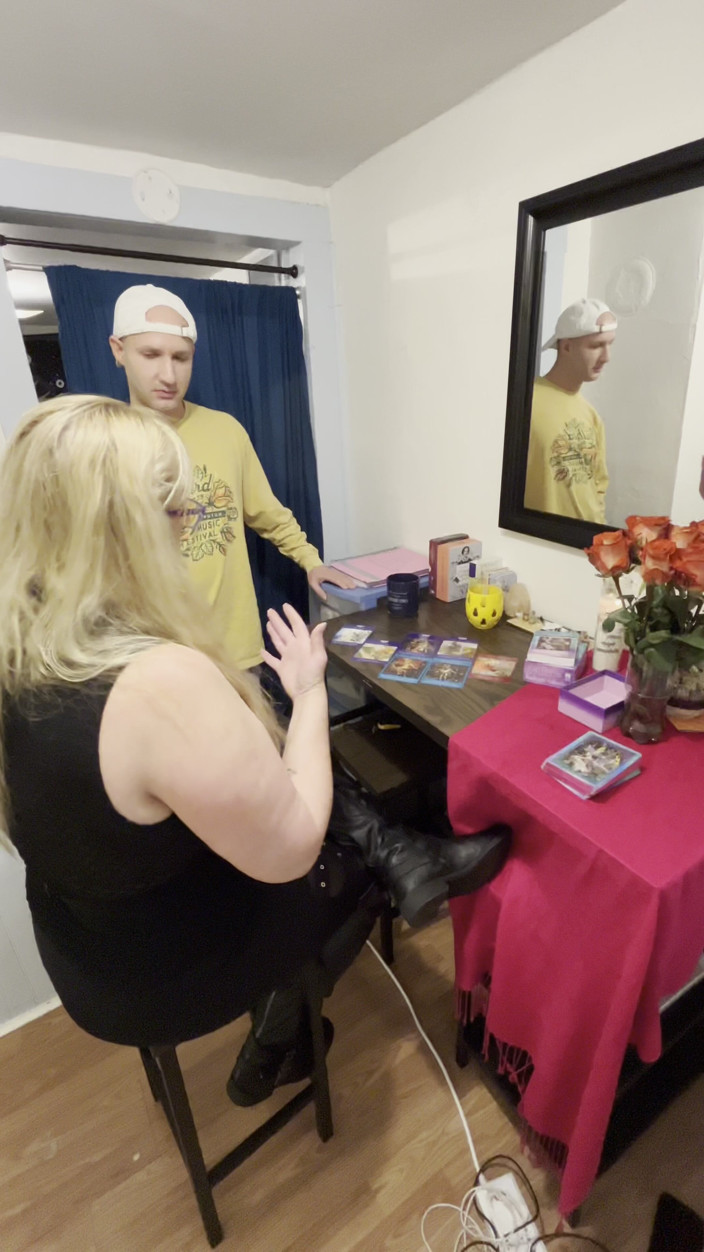 Sissy Bailey Wilde: Psychic prognostiziert, dass er eine frau werden wird