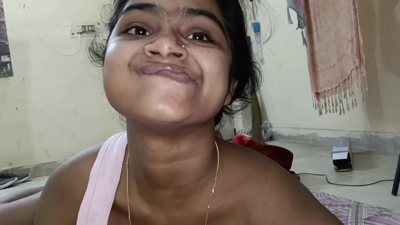 AmpleOunce283: Soția indiancă desi face pula soțului mai mare cu palme și...