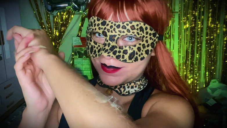 Goddess Li: Braccia Pelose E Deliziose