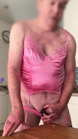 Bellhead: One minute pink fun