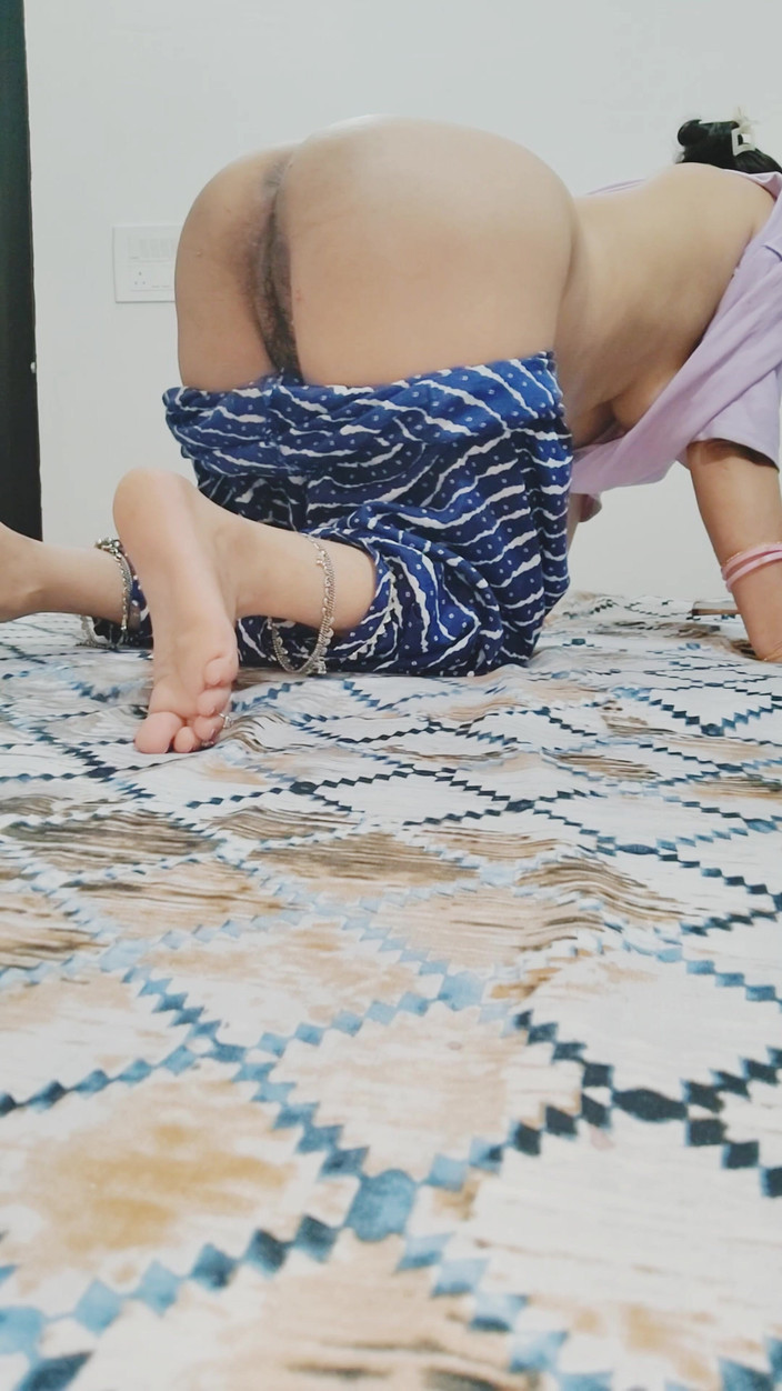 Aap ki Bhabi ji: Desi bhabhi ko dever ne de quatro estilo me duro...