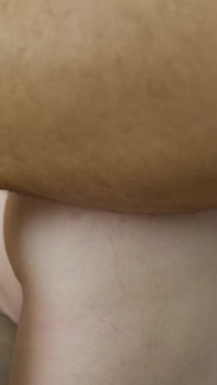 イルゼおばあちゃんは20歳のようにセクシーで、若いアラビア種牡馬は彼女のぽっちゃりした体が大好きです