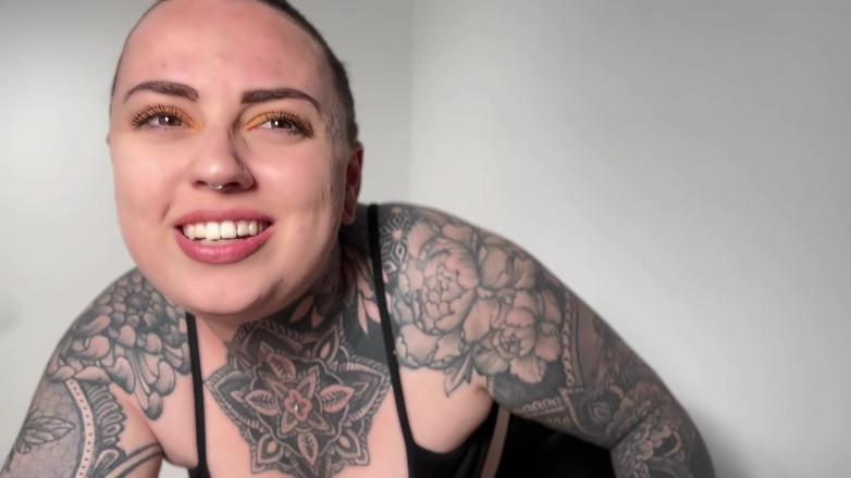 Miss Valentina: Người giữ trẻ xì hơi làm nhục