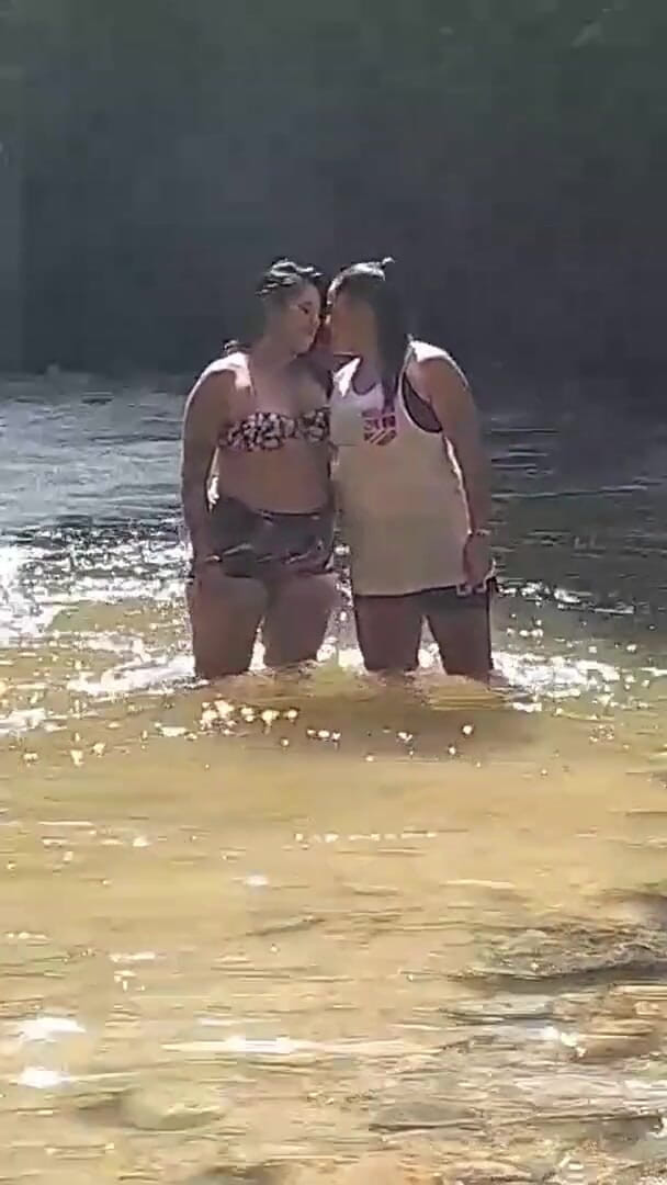 Leona AndJazzlin: Sexy Couple Wants to Have Sex in the Jungle