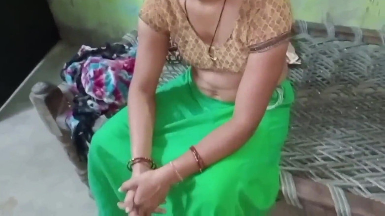 Village studio: 彼氏のチンコをしゃぶった後、マンコを舐めるデジ村の女の子。