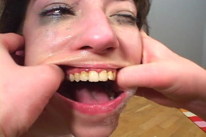 Nikky Thorne's Amateur Teen Casting: Une jeune amatrice mouillée se fait baiser lors d’une audition -...