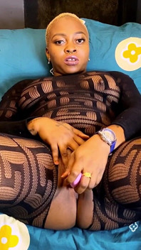 Uglygalz se masturba