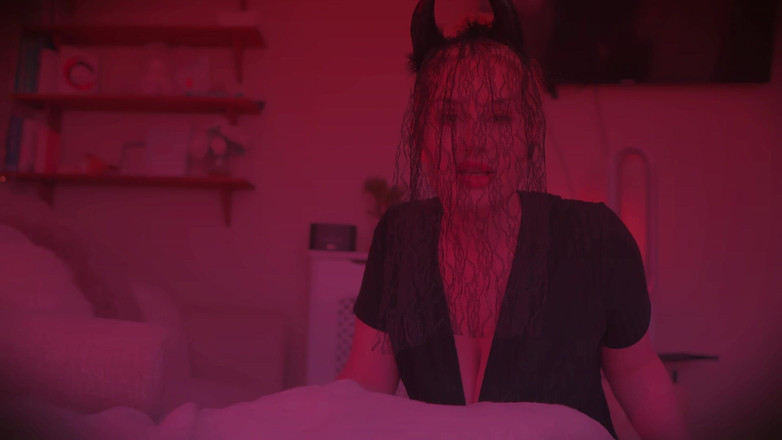 JessieHH: 被诅咒 - succubus 重生高清 - 大卖