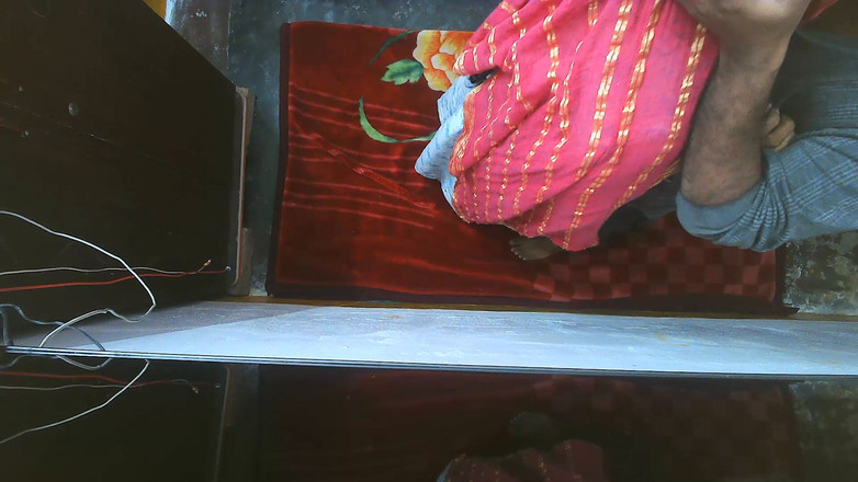 Busty Banuu: 섹시한 밀키 메이드 섹스