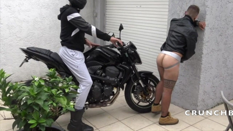 CREAMPIE BOYS FROM MADRID: Scopami in suspensometrio
