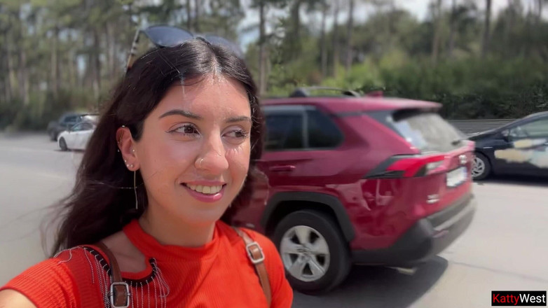 Katty West: Veřejnost v křoví s cizincem a bláznivý záběr chodit s...