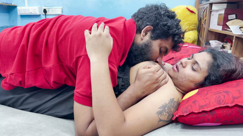 Vaigavarun45: Fată malayali non stop țâțe suge de băiatul Mallu