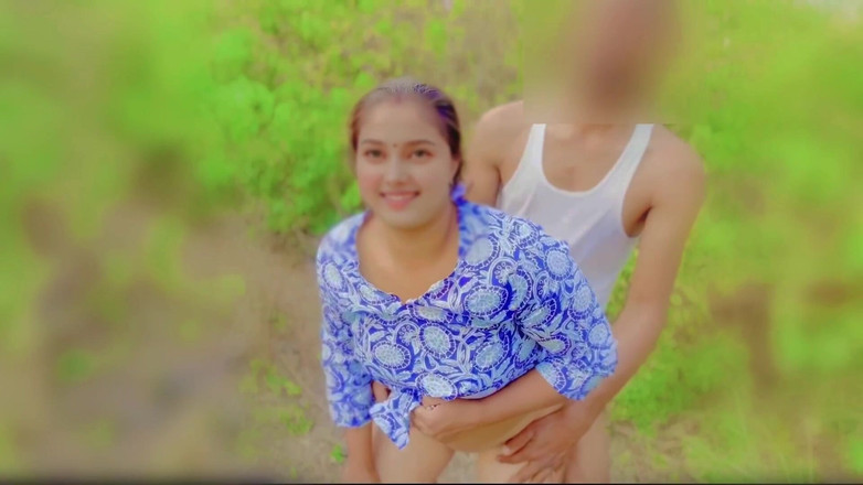 Fuckkkker: 印度德西农村女孩和她的男友在丛林中的热辣性爱，在户外啪，清晰的印地语音频