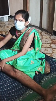 La moglie indiana si prepara in green Saree parte 2