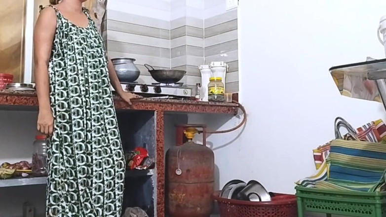Nazima Khan: Desi bhabhi ở nhà một mình khi anh rể đụ cô ấy