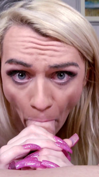 Linda rubia trans novata ama polla
