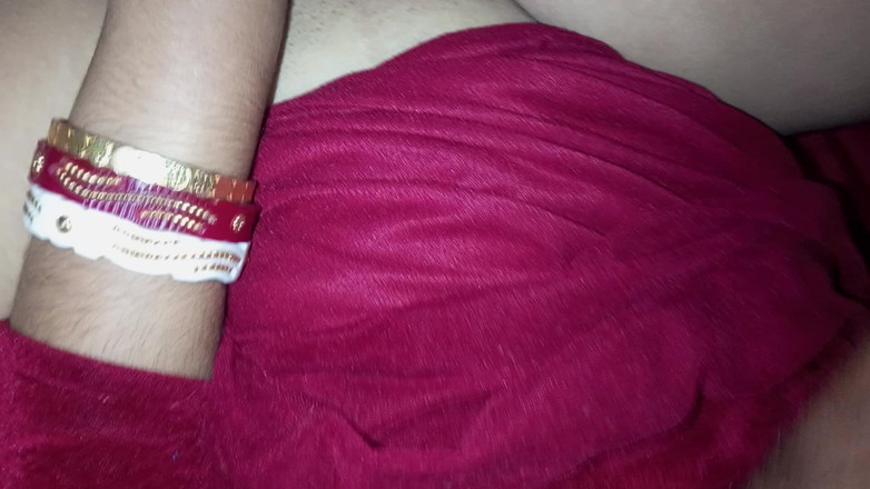 Mridulmadhu: 和继妹的晨间性爱。她很惊讶，但她并不介意 - 家庭帮助