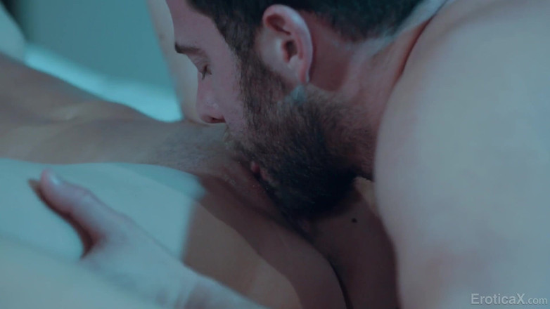 Erotica X: Seth sorprende la moglie con un regalo perfetto per san...