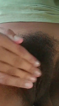 Chica virgen india de 18 años masturbación, frotando clítoris, dedeándose, semen, corrida, masurbación más caliente