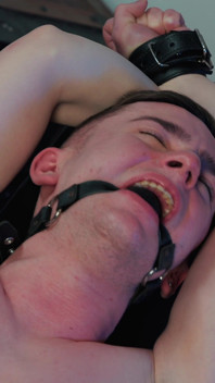 Mdf: Twink Enjoys His Boyfriend’s Chastity and Makes Him Shiver with Pleasure!