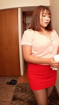 La tension monte pendant que Mei mariée libère sa présence audacieuse et pulpeuse - partie 3