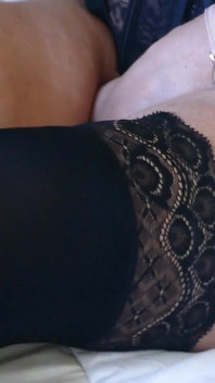 Mi Trovi a Masturbarmi E Scopare Con Un Dildo, Vuoi Vedere Più Di Me Sul Mio Letto Con Chiacchiere Sporche