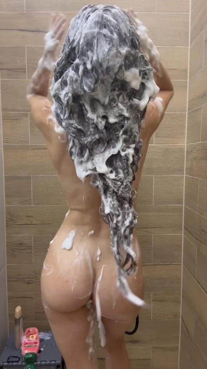 silicone_brunette: Shampoo spielen &amp; necken