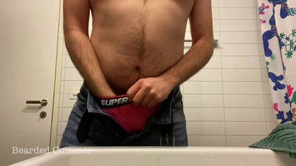 Beardedcummer: Papà orso peloso si rade le palle e si infila...