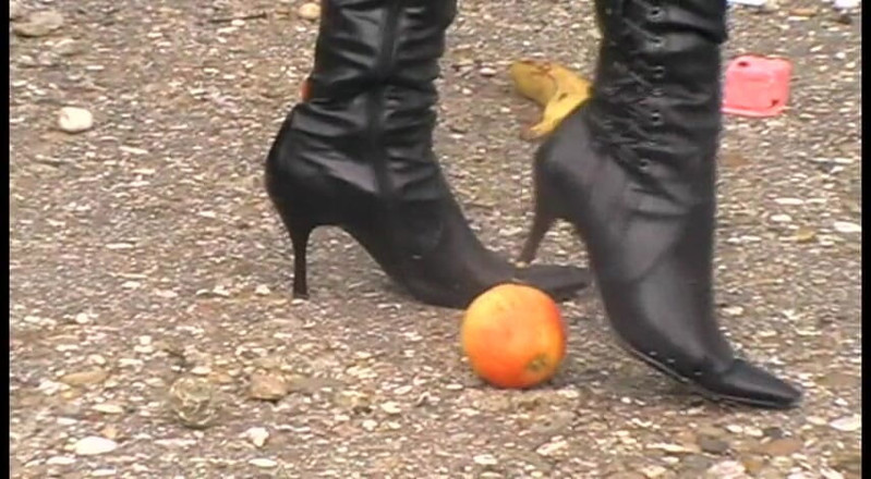 Foot Girls: Crushing food outdoors with my high heels