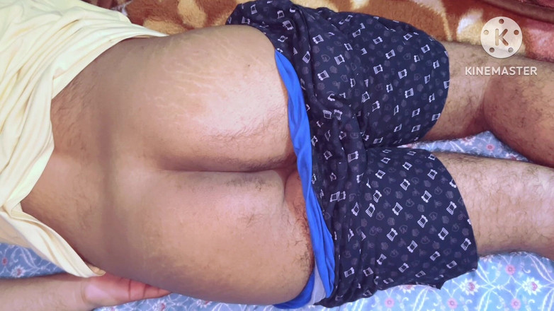 Desi__Panda: Velký zadek spolubydlícího poprvé šukám jeho těsný a velký zadek