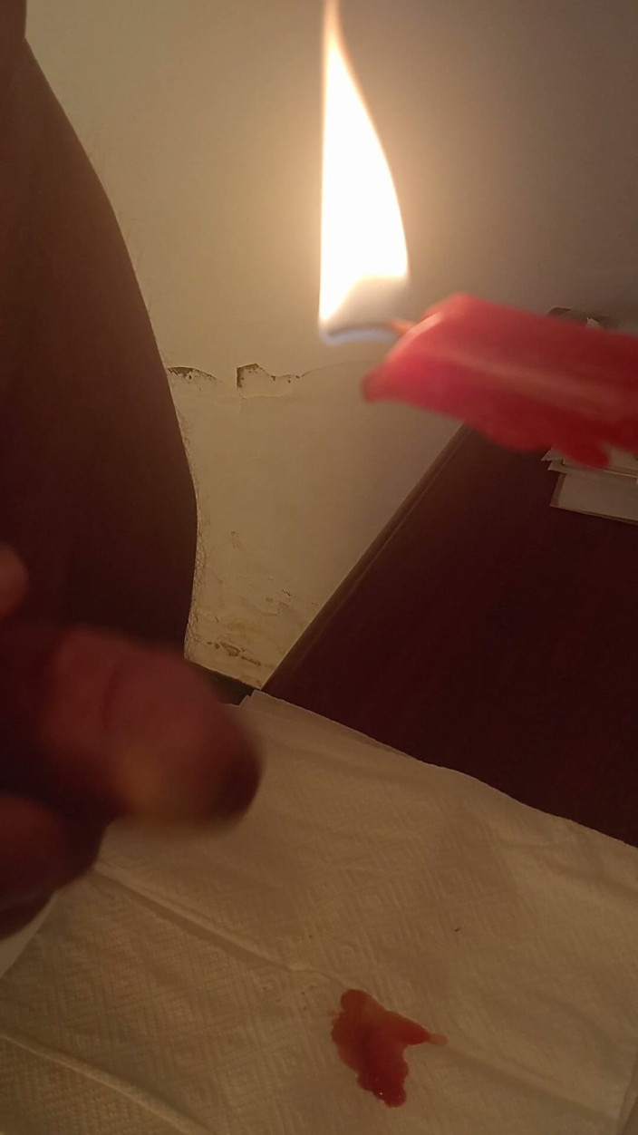 LoveCumInMouth: Ceară fierbinte lumânare pe pulă cumming