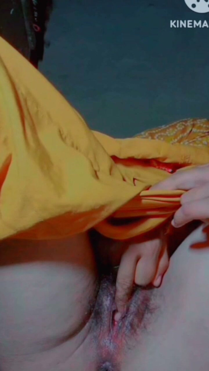 TricolorMusic3: Thirst-quenching sex with Desi hottie Pinky's hot pussy.