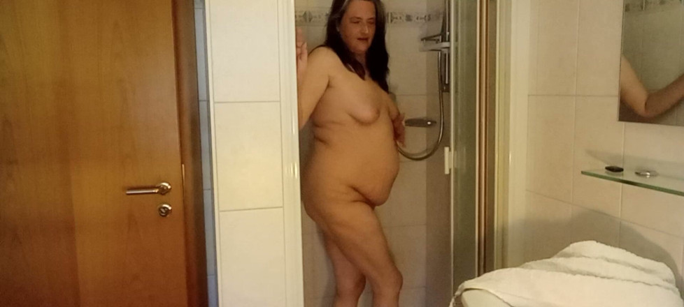 SchwarzeGraefin: I Still Smell Like Sex - Shower, Nudity, Solo