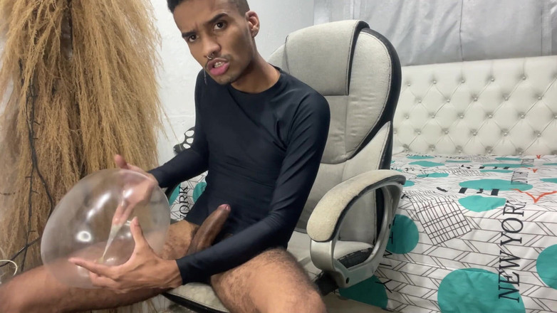 vergar4_daviid: Sono tornato a casa dalla palestra e ho iniziato a...