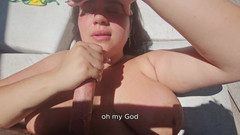 LuciaLatinaGomez: Am găsit o mamă sexy latino care făcea plajă și a...