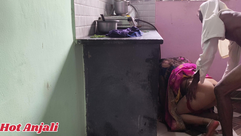 Anjali bhojpuri Babe: J’ai sucé les seins de la belle tatie Anjali sexy...