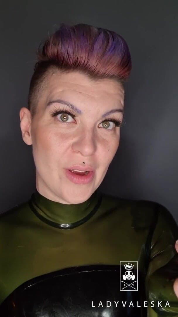 Lady Valeska: Ich mache meine lippen für mein date fertig