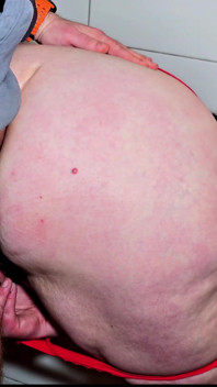 Stiefmutter mit riesigem arsch - doggystyle squirtet mehrmals