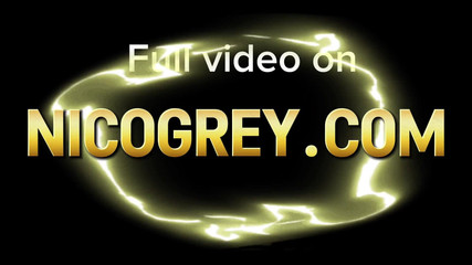 Johnny Grey: Latina berpantat besar datang untuk casting, berakhir dengan lututnya! Rimjob...